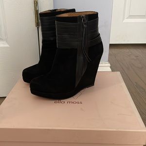 Black ankle boots, chunky heel